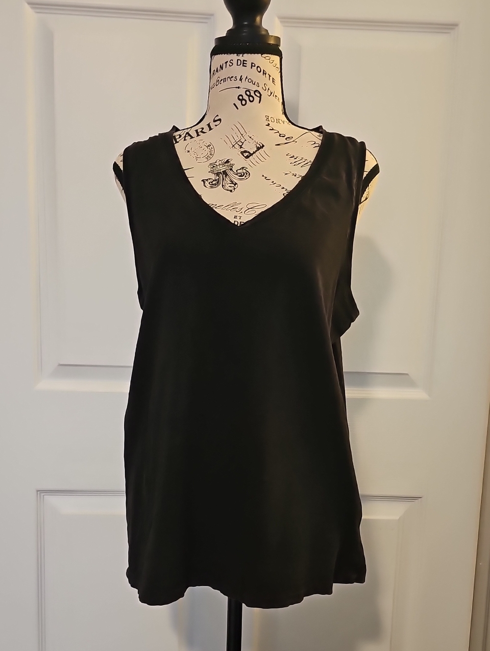 Time and Tru Black V-Neck Sleeveless Tank